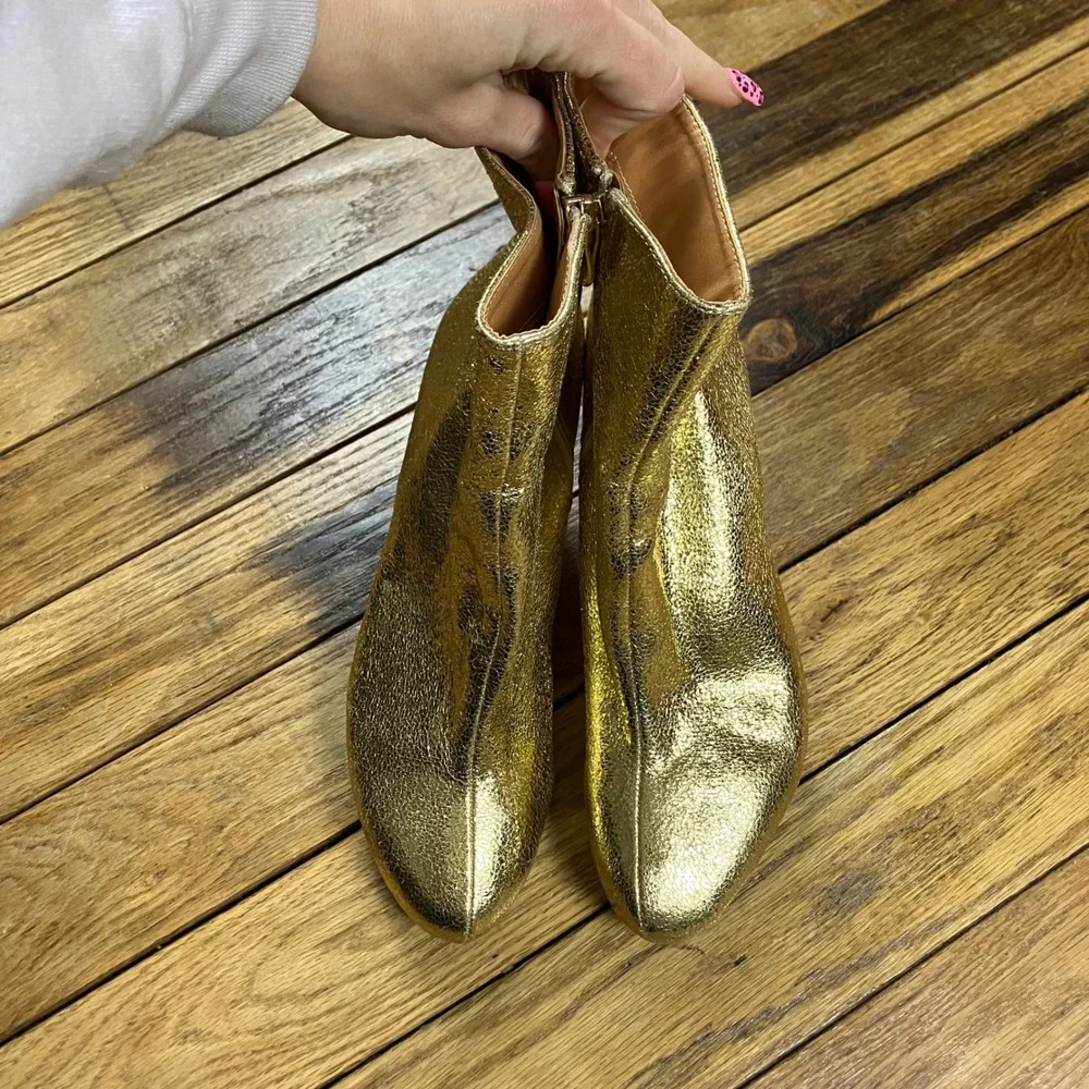 Cape Robbin Gold Metallic Textured‎ Ankle Boots Pointed Toe Cylinder Heel 8.5